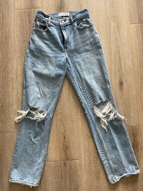 Ripped Abercrombie 90s Straight Jeans Ultra Highrise